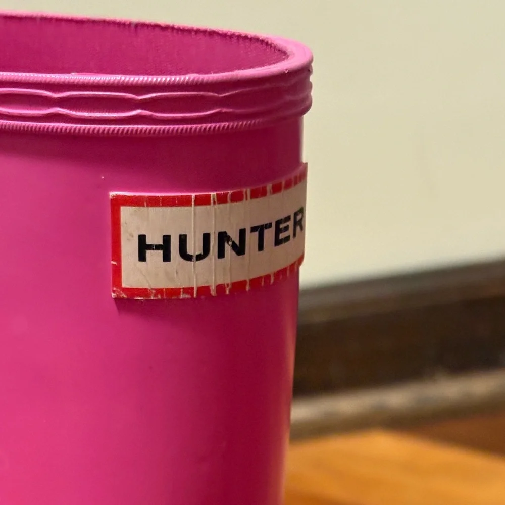 Hunter Classic sz 13 UK 32 pink gloss kids rain boots, great pre owned condition